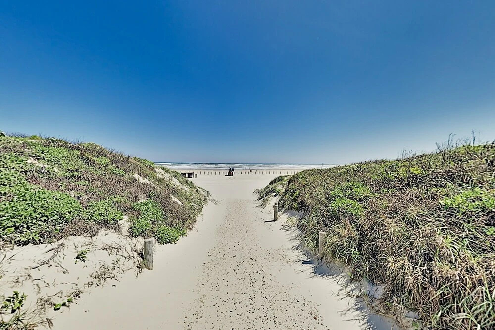 New Listing! Gulf-view Getaway W/ Balcony & Grill 5 Bedroom Home