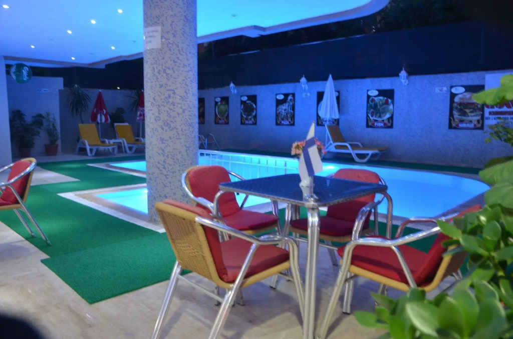 Twin Apart Hotel