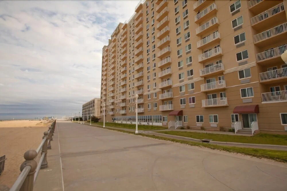 Feeling Tip-sea 2 Bedrooms 2 Bathrooms Condo
