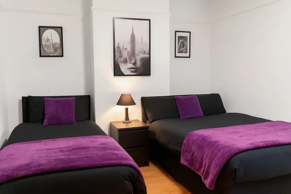 Prime 4BR Reading House & Free Parking