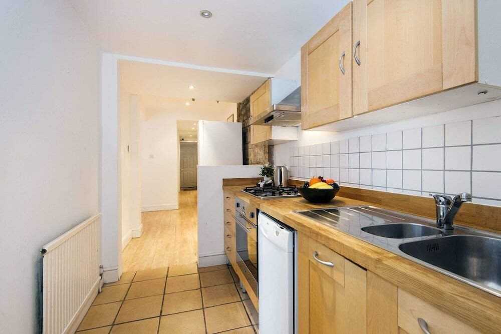 1BR - Notting Hill/Westbourne Park - FF - RGB 82545
