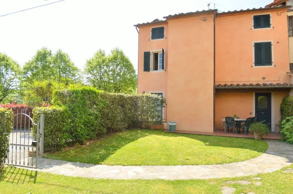 Holiday Home in Pescaglia Near Tuscan Vineyards