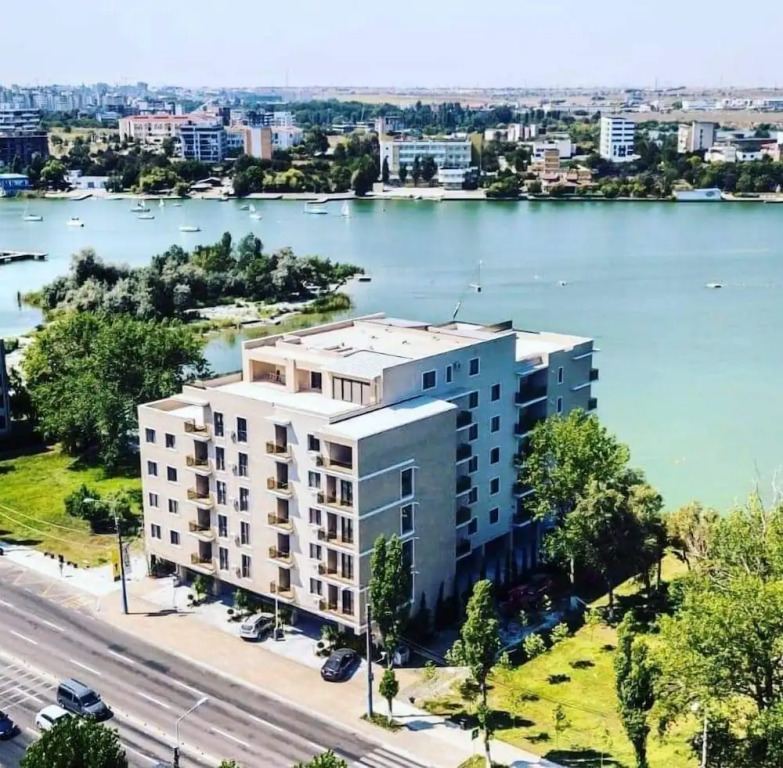 Solid Magic Apart Hotel