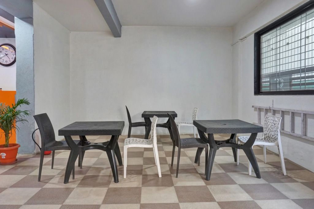 Collection O Eon Inn Near Pune Airport