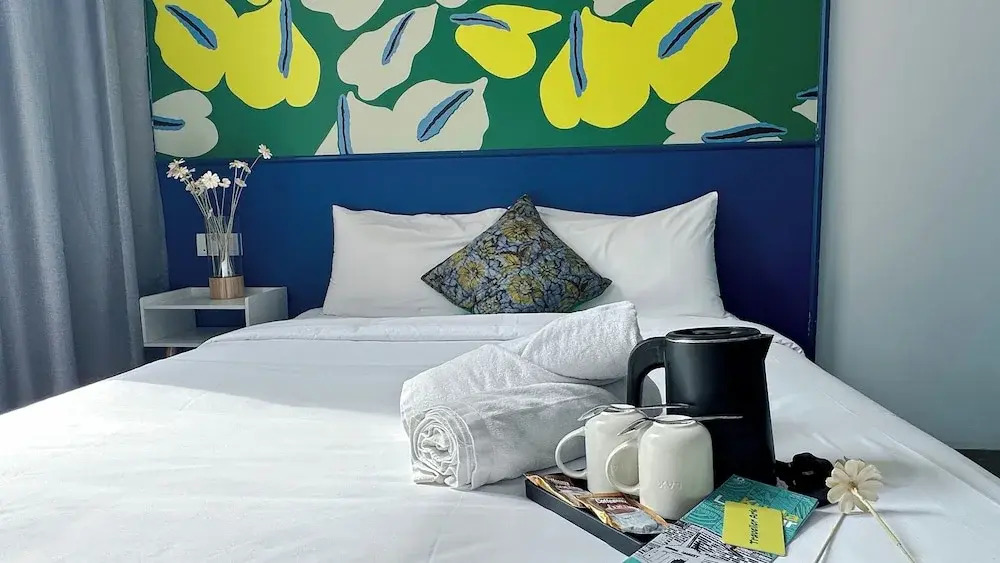 Traveller Ark Hotel and Bunks