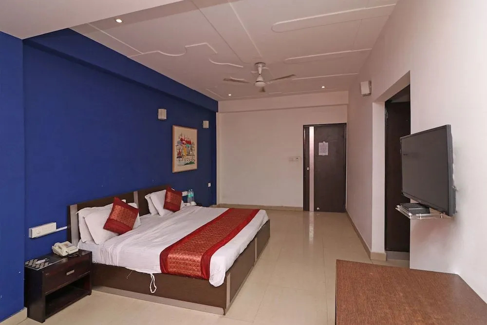Hotel Era Residency