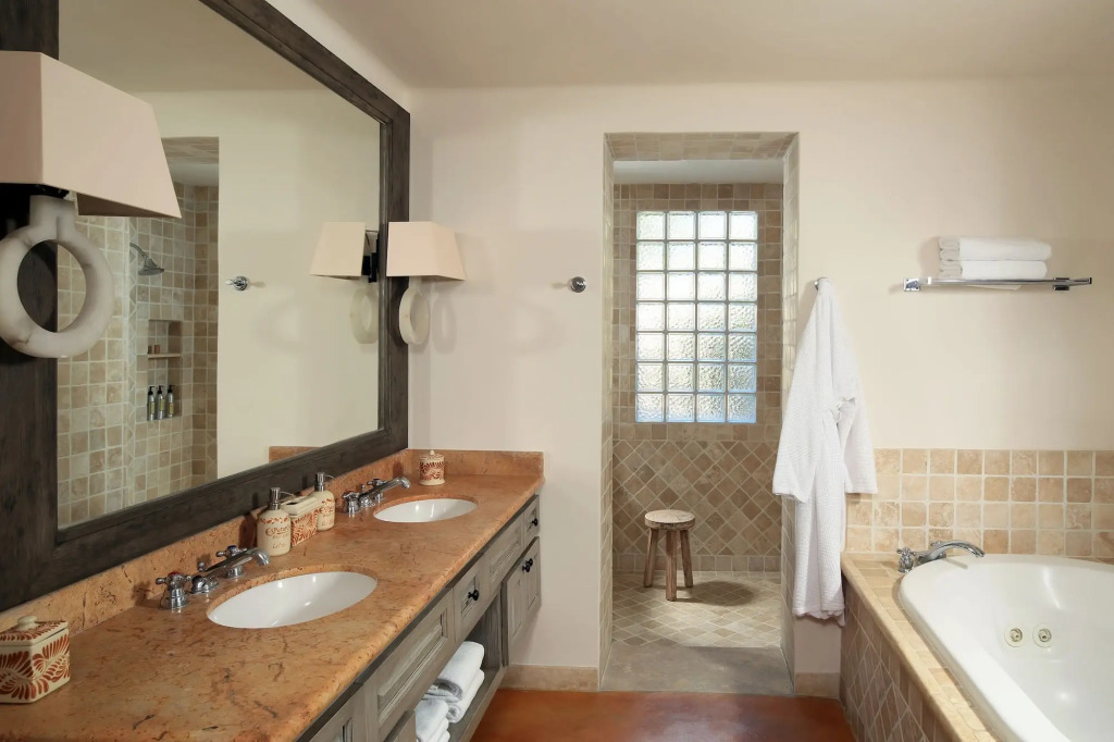 Esperanza, Auberge Collection