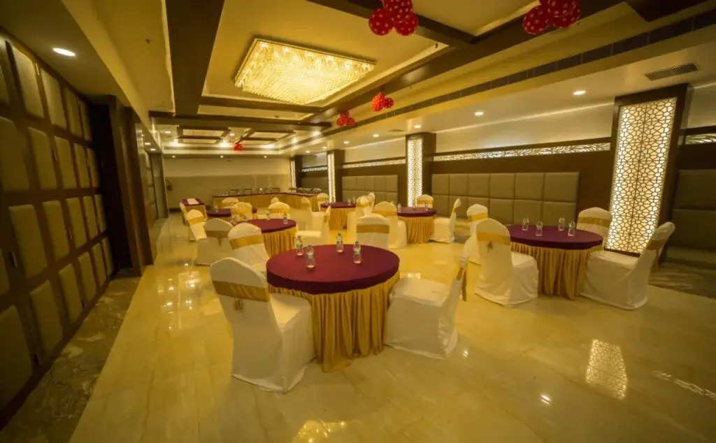 Hotel Ajantha Evergreen
