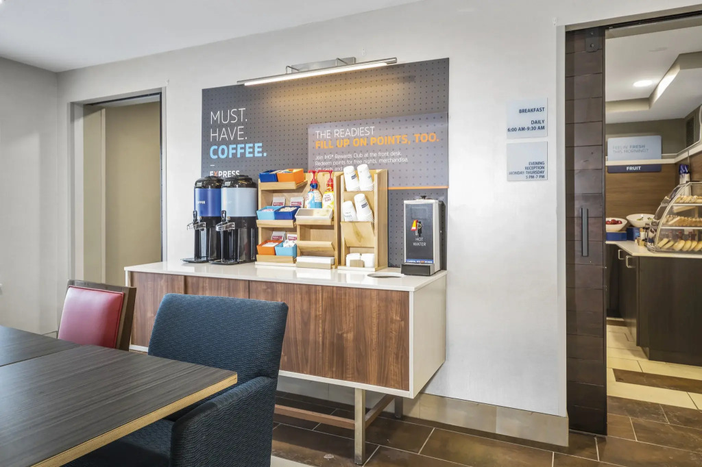 Holiday Inn Express Chicago Northwest-Vernon Hills by IHG