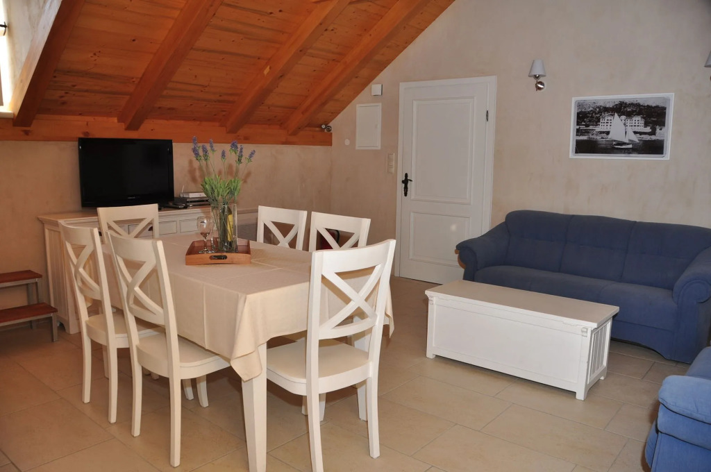 Villa Mama