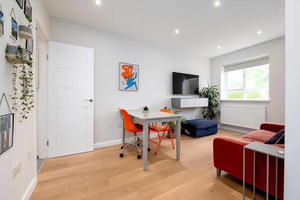 Stylish Brixton Hill Studio With Modern Charm