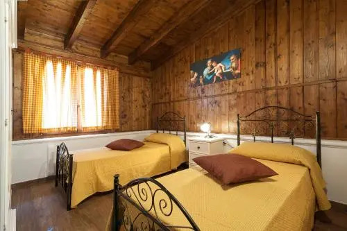 Isernia Pool Chalet