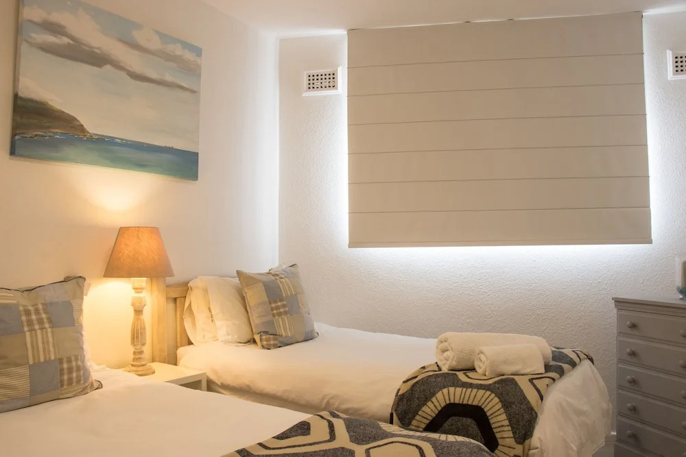 34 Sea Lodge