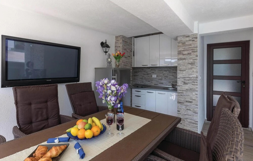Nice Home in Klek With Wifi and 4 Bedrooms