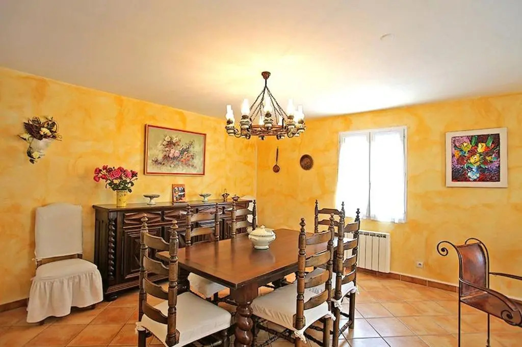 Maison de 3 chambres avec piscine partagee terrasse et wifi a Rustrel