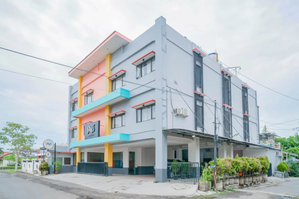 Sans Hotel Widarasari Cirebon