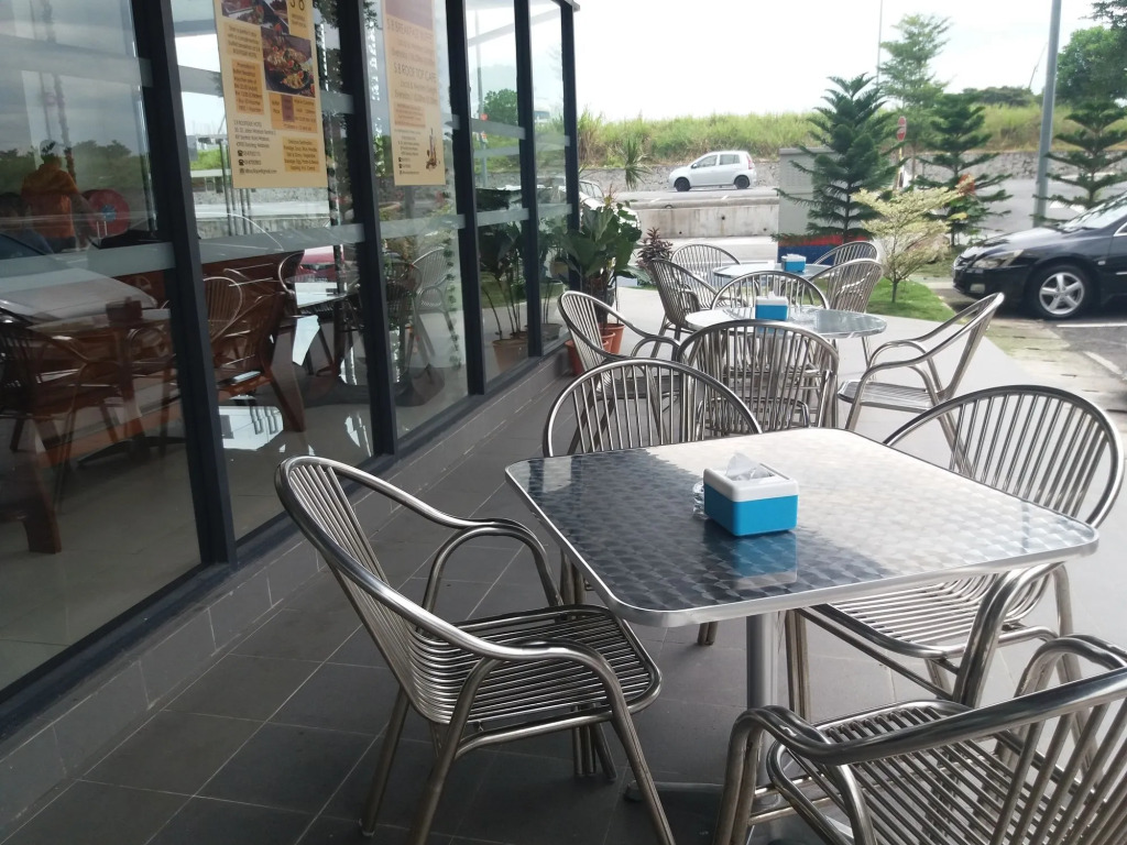 S8 Boutique Hotel near KLIA 1 & KLIA 2