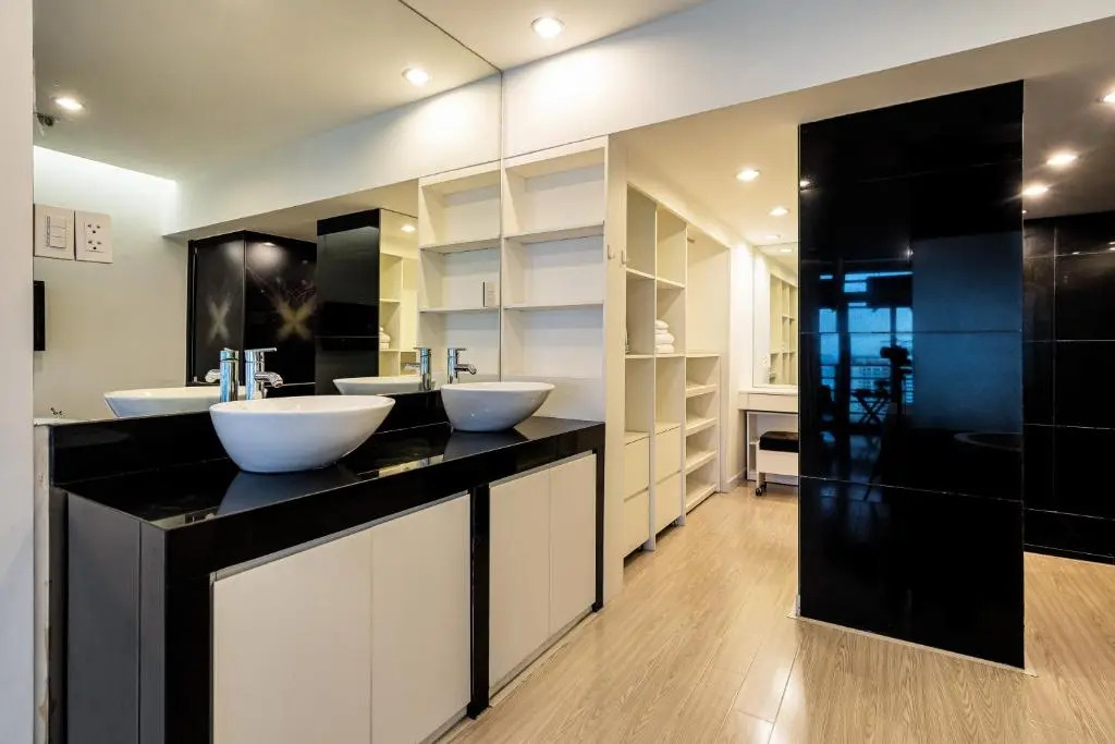 Spacious Central Apartments for Group and Family - Sailing Tower