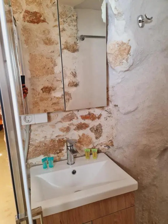 Anassa suites Cave 11