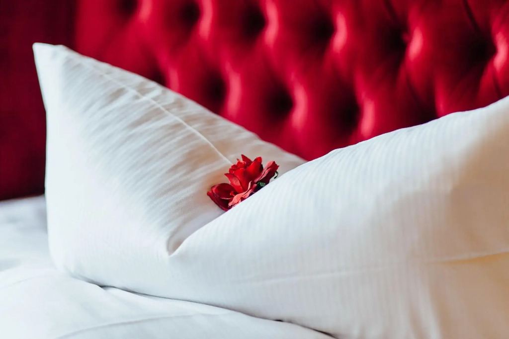 Hotel Hamburger Perle by UniqStay