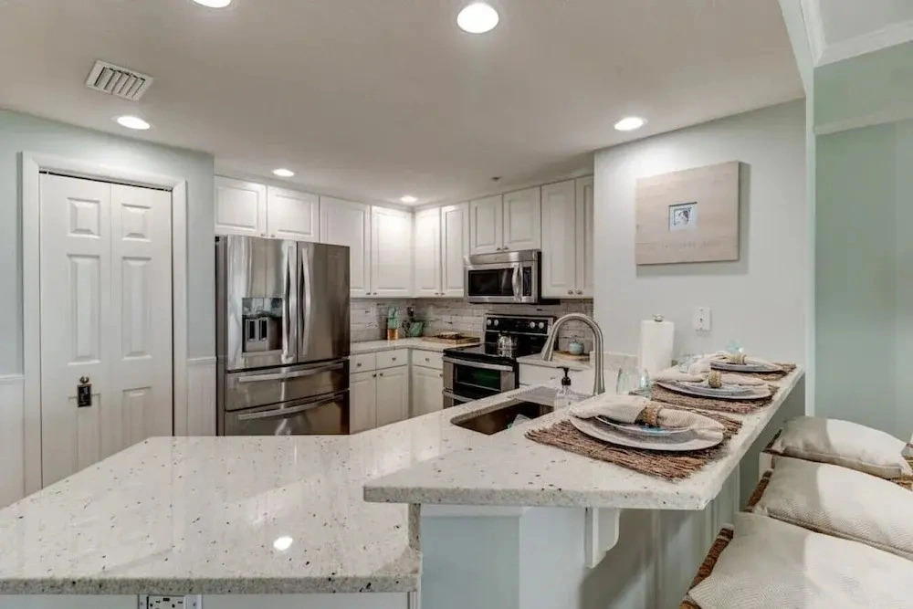 Elegant Oceanfront Pool Hot Tub at Sanibel Condos