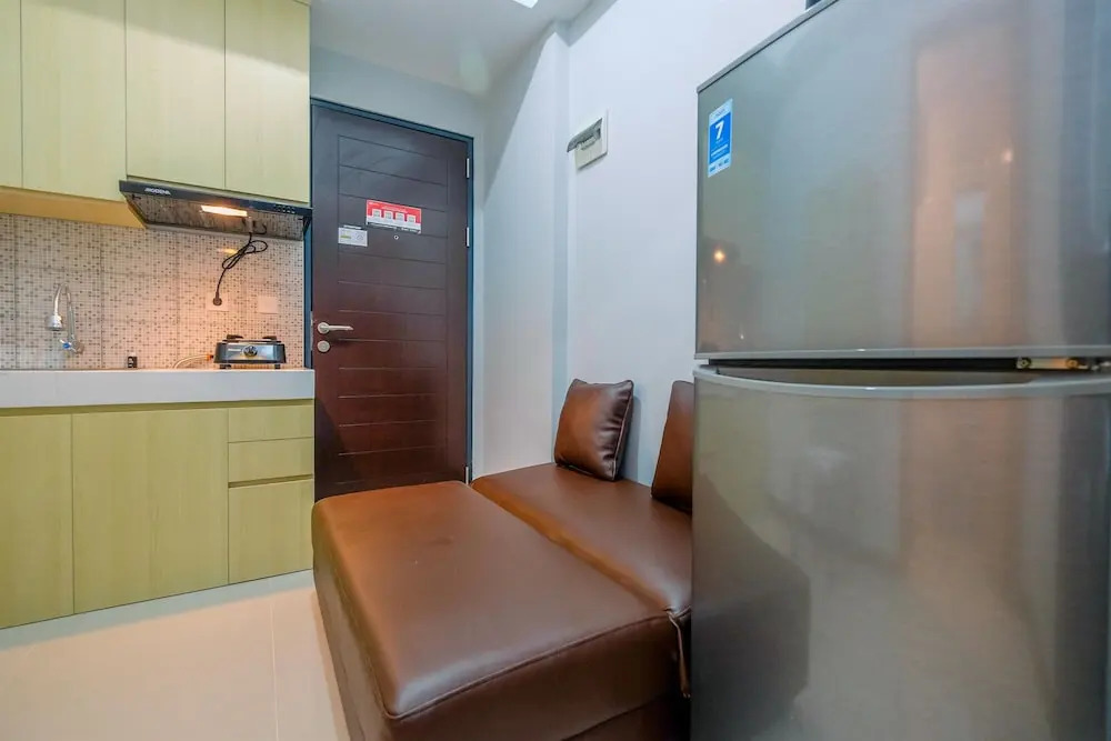 Nice And Elegant 1Br At Royal Heights Apartment