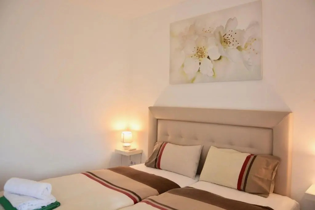 VINYET TRANQUILITY steps from the beach and pool