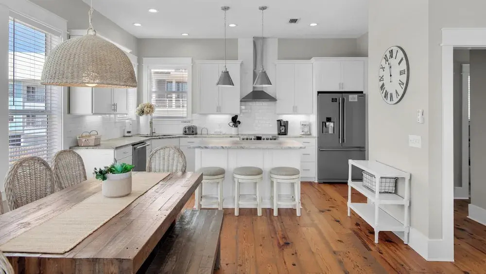 5BR Sleeps 14 in Seagrove Beach, Golf Cart, 6 Bikes, Pool + Free Attractions!