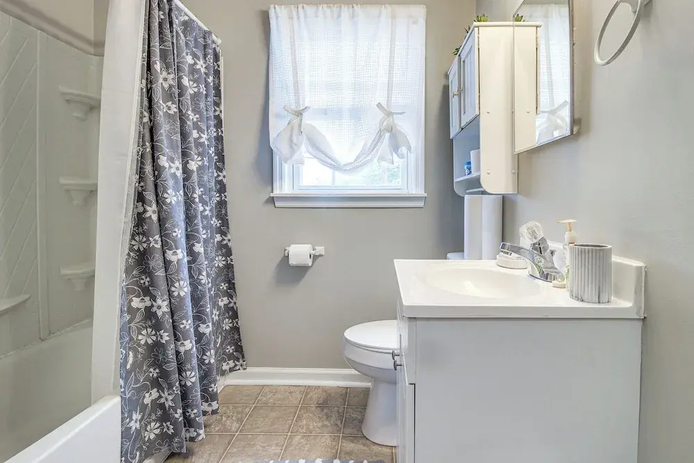 Private Patio: Cargo District, Dtwn Wilmington Apt