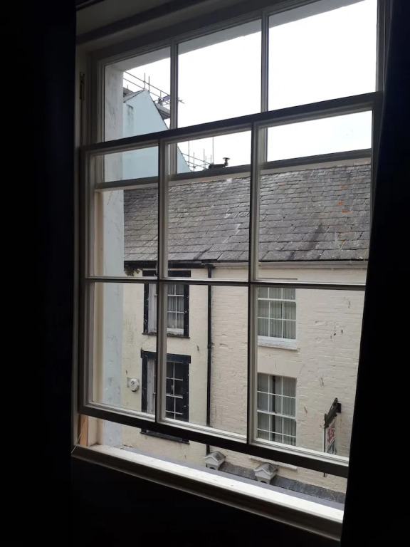 Ty Glyndwr Bunkhouse, Bar and cafe