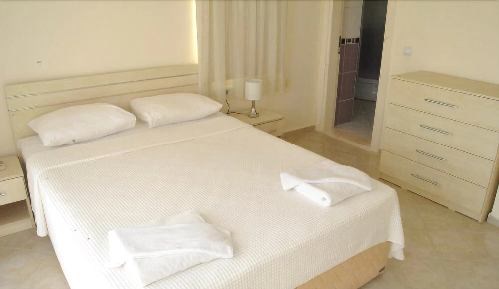 Turquoise Homes Adabuku 2 Bedrooms Pool