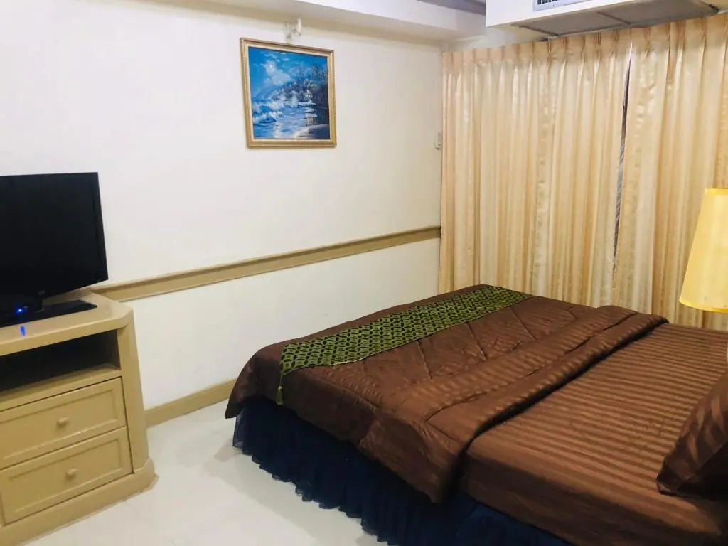 Spacious 1 Bed Room with Living Room Ekamai Thonglor Prime Area