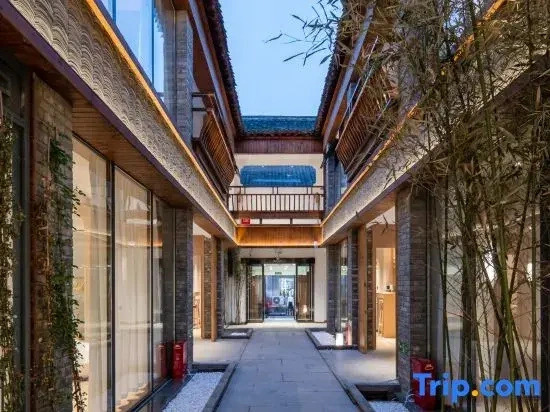 Jiyuan Huanqin Hotel