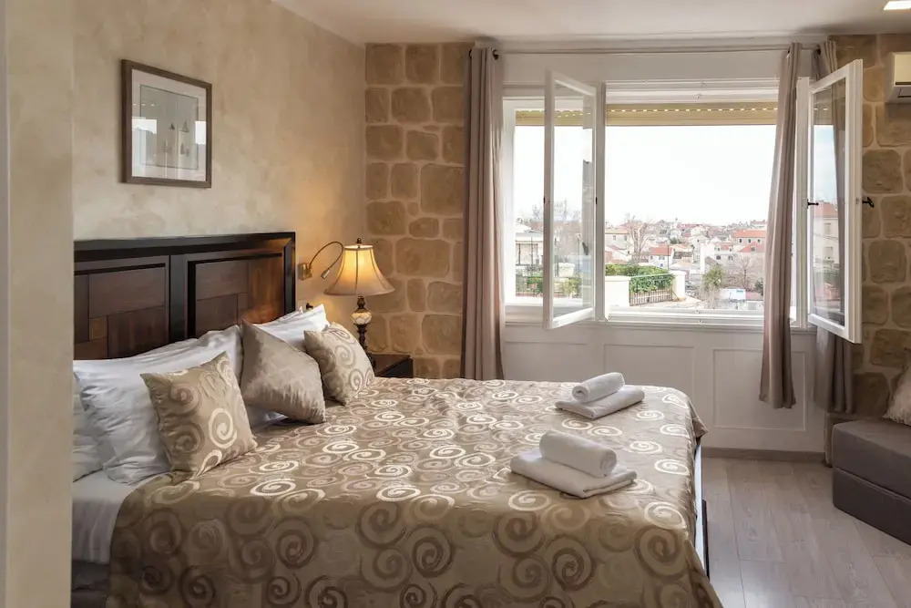 Queen Mary Luxury Rooms Split