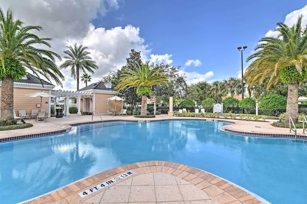 Swim, Golf & Relax: Family-friendly Reunion Escape