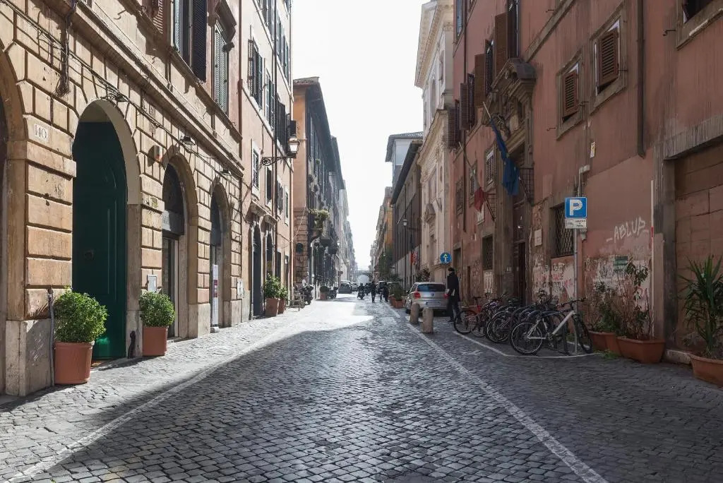 Three bedrooms in world-famous Via Giulia - Wifi, A/C, Washing machine