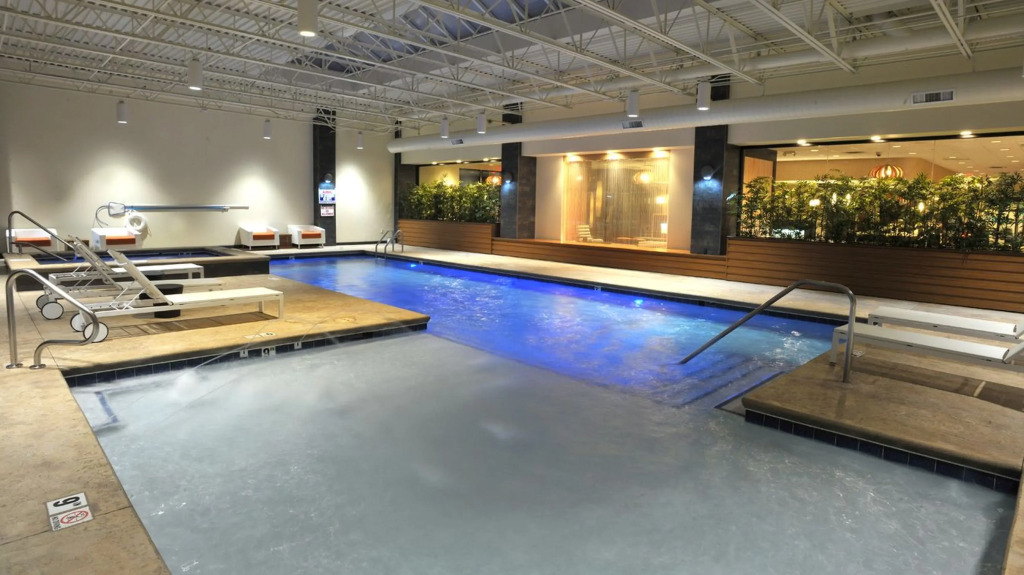 Holiday Inn and Suites Charleston West by IHG
