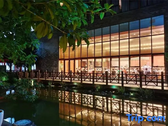 Qingyang Xifeng Hotel