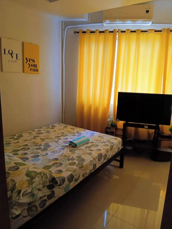 Joyful Pasay Getaway Staycation Condo Near MOA and Ikea Near Mall of Asia