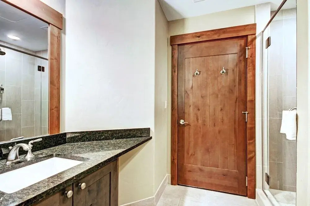 One Ski Hill Place S8412