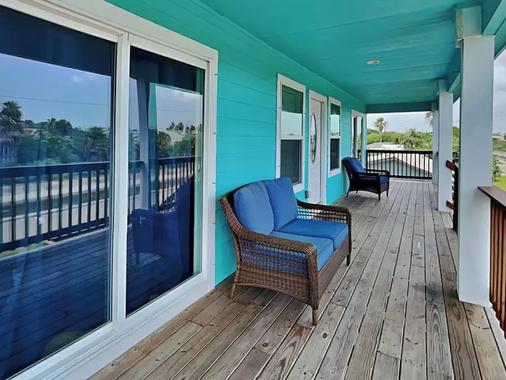 Pura Vida Oasis by Miss Kitty’s