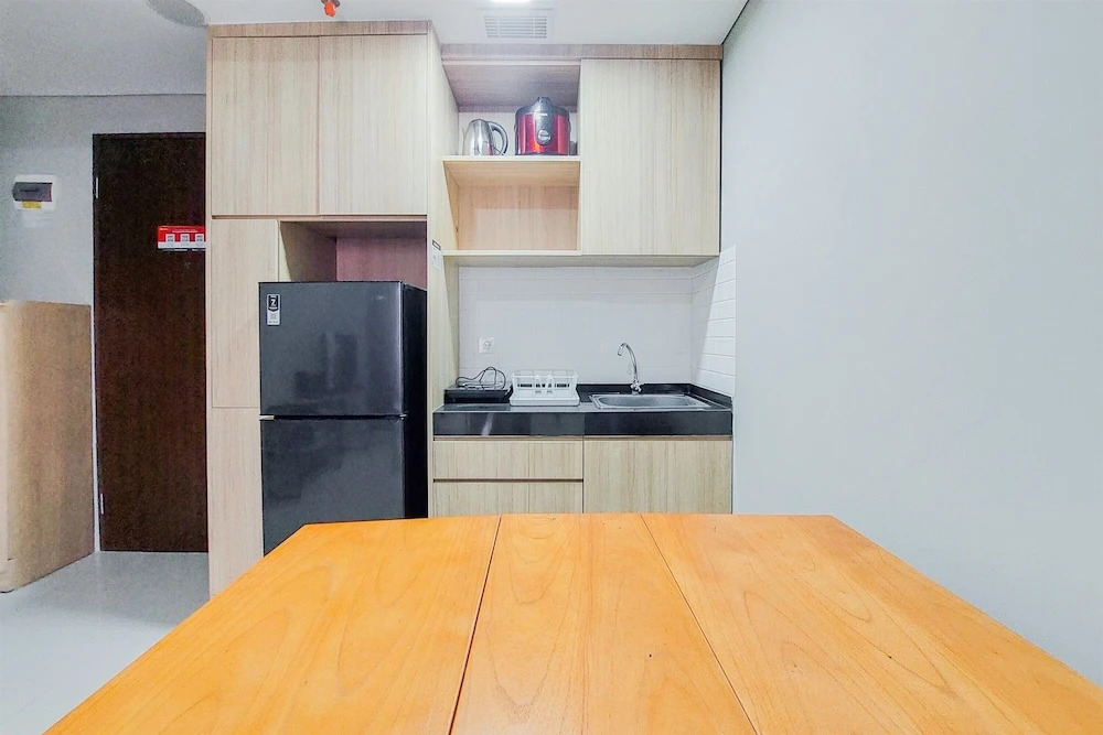 Comfort 1BR at Transpark Bintaro Apartment By Travelio