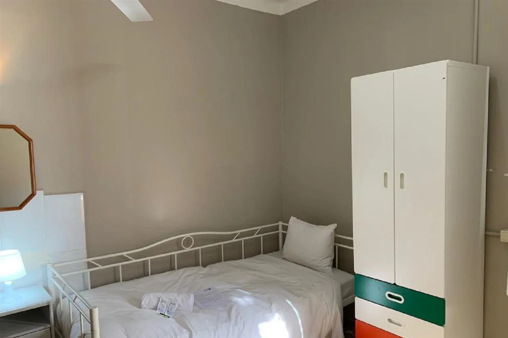 YOUTH HOSTEL - Central and Basic Drassanes