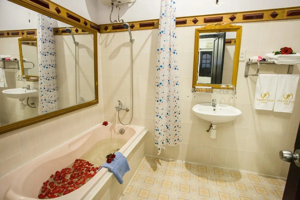Golden Tulip Hotel