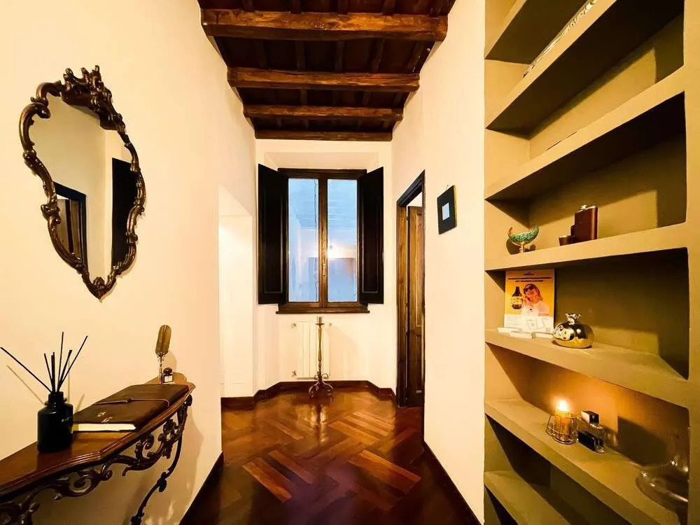 SJR Luxury Apartment Trevi Fountain