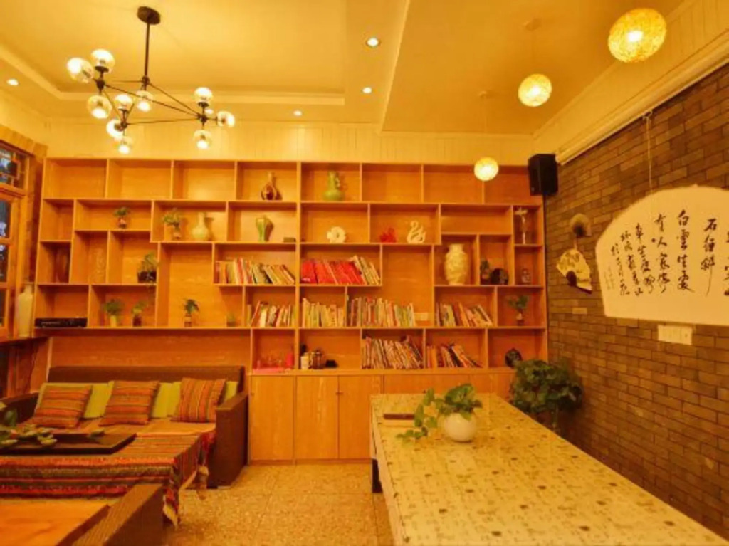 Yangshuo Fenglin Evening Inn (Bus Terminal Opera House Store)
