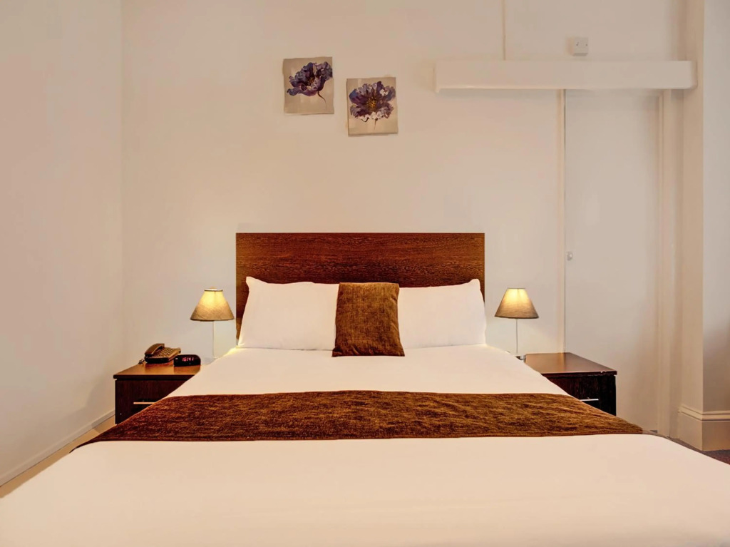 The Waverley Hotel