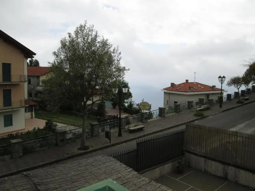 Mira Amalfi