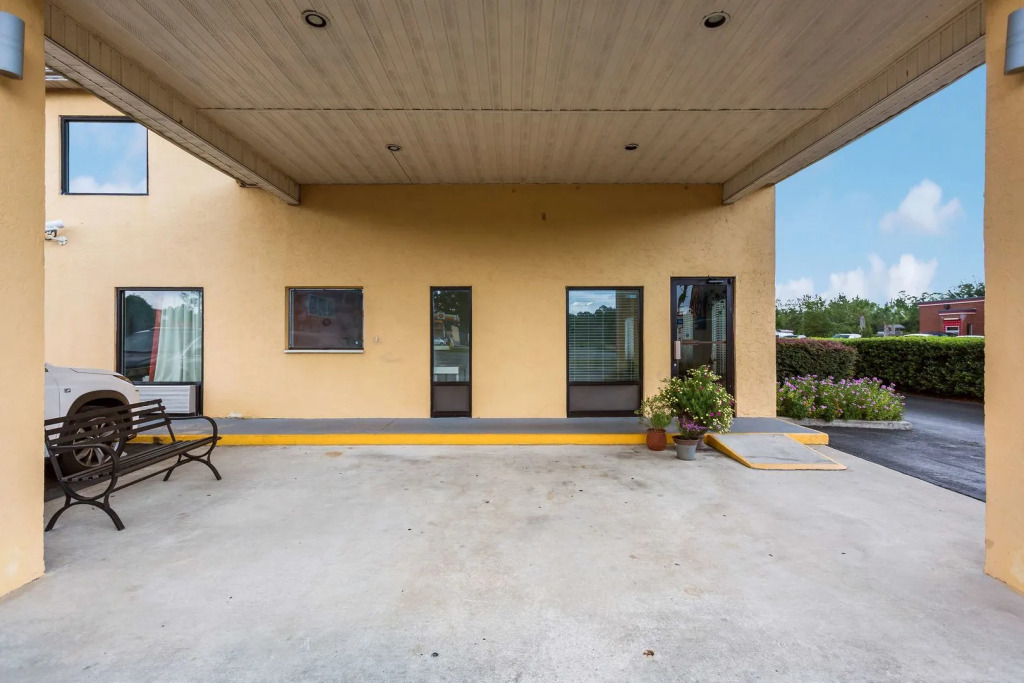 Motel 6-Macclenny, FL