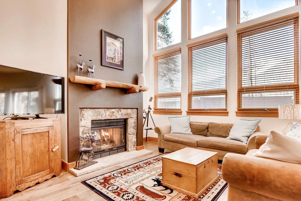 Water Dance Townhouse Unit B 4 Bedrooms 3.5 Bathrooms Townhouse